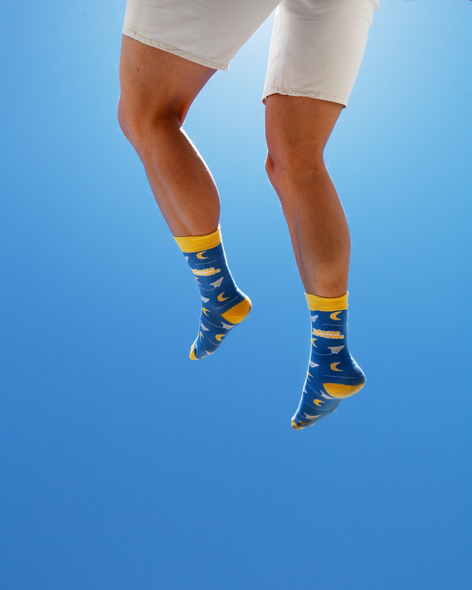 MEIAS PAPER AIRPLANE